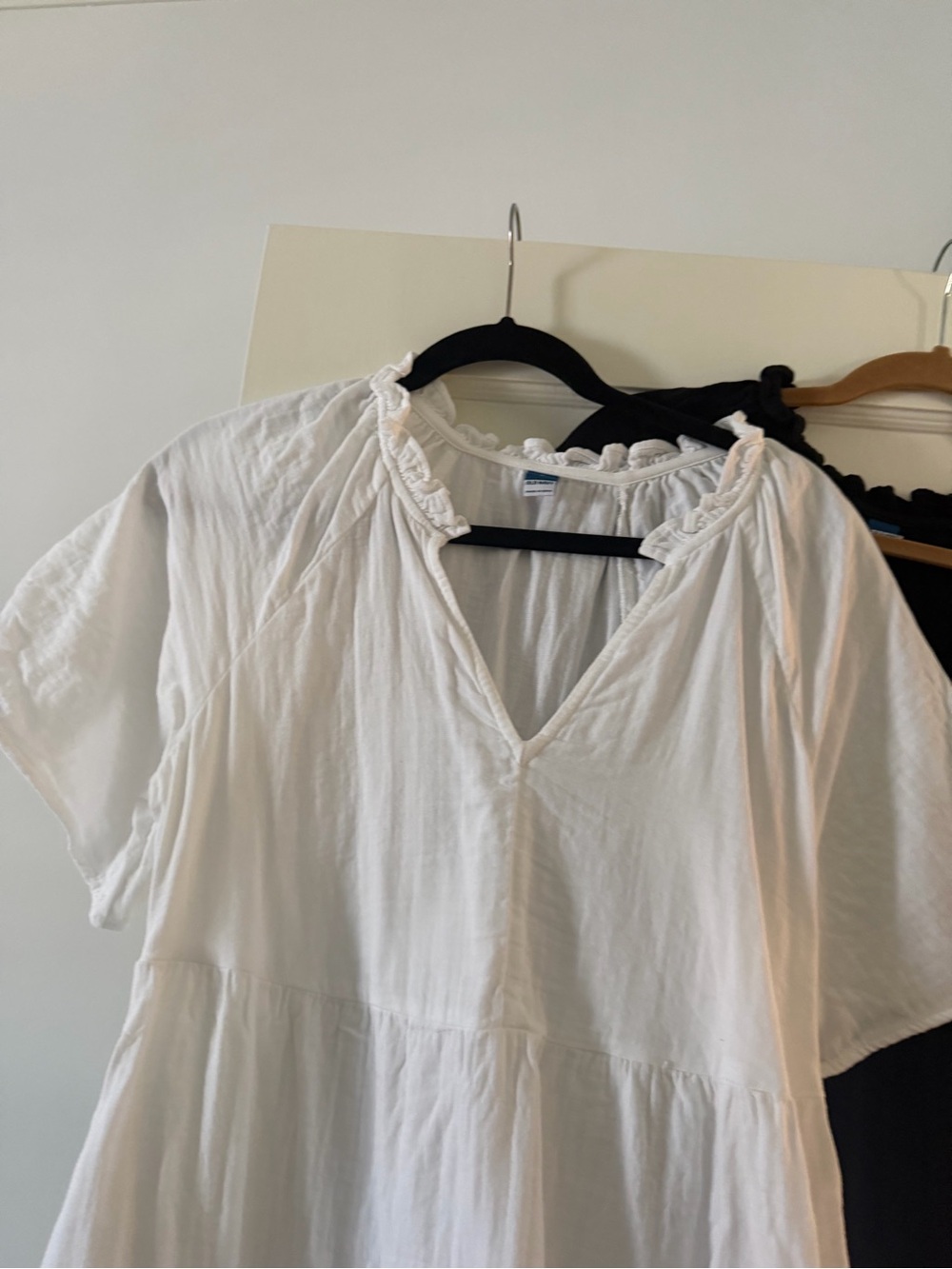 Bundle of 2 Old Navy Split-Neck Crinkle Gauze Mini Swing Dresses - Black/White - Picture 3 of 6